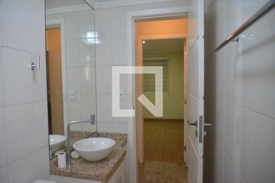 Banheiro Social de apartamento à venda com 3 quartos, 86m² em Vila Pires, Santo André