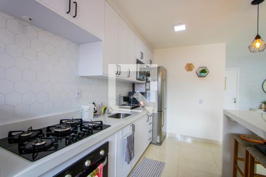 Cozinha/Área de serviço de apartamento à venda com 2 quartos, 70m² em Parque Sao Vicente, Santo André