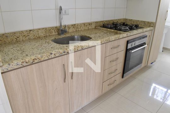 Cozinha de apartamento para alugar com 3 quartos, 80m² em Santa Quiteria, Curitiba