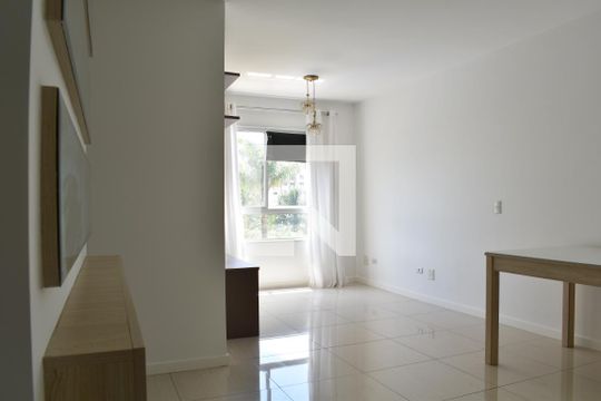 Apartamento para alugar com 3 quartos, 80m² em Santa Quiteria, Curitiba