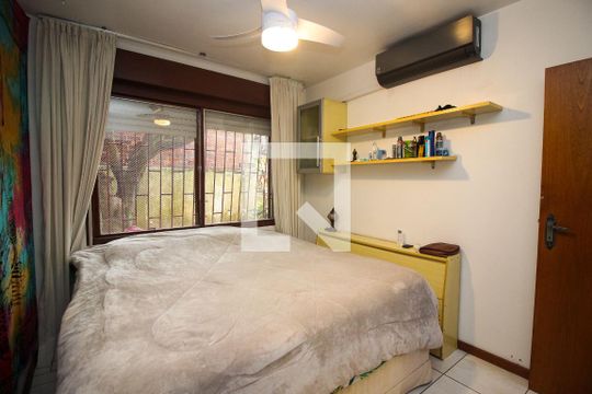 Suíte 1 de apartamento à venda com 2 quartos, 105m² em Jardim Botânico, Porto Alegre