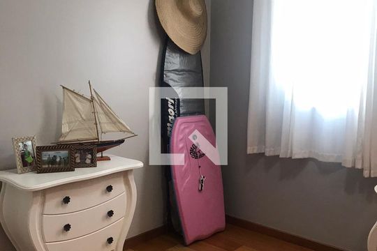 Quarto de apartamento à venda com 3 quartos, 97m² em Pinheirinho, Santo André