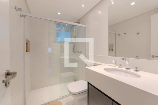 Banheiro de apartamento para alugar com 3 quartos, 101m² em Consolação, São Paulo