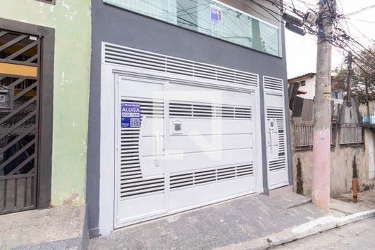 Fachada de casa para alugar com 2 quartos, 90m² em Vila Paranagua, São Paulo