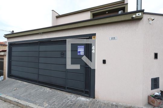 Fachada de casa à venda com 3 quartos, 110m² em Vila Macedopolis, São Paulo