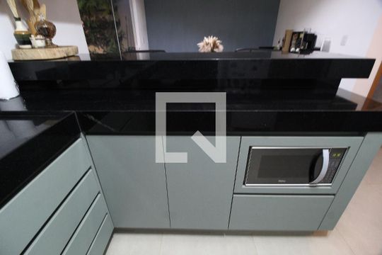 Cozinha de casa de condomínio para alugar com 3 quartos, 82m² em Granja Marileusa, Uberlândia