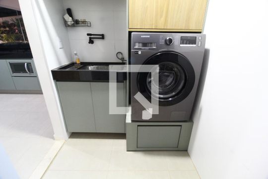 Área de Serviço de casa de condomínio para alugar com 3 quartos, 82m² em Granja Marileusa, Uberlândia