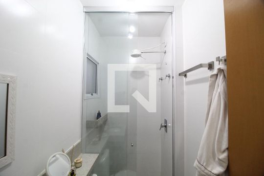 Banheiro do Quarto 3 de casa de condomínio para alugar com 3 quartos, 82m² em Granja Marileusa, Uberlândia