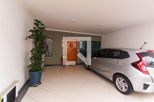 Garagem de casa de condomínio à venda com 3 quartos, 140m² em Água Rasa, São Paulo