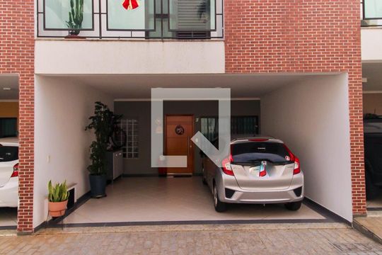 Garagem de casa de condomínio à venda com 3 quartos, 140m² em Água Rasa, São Paulo