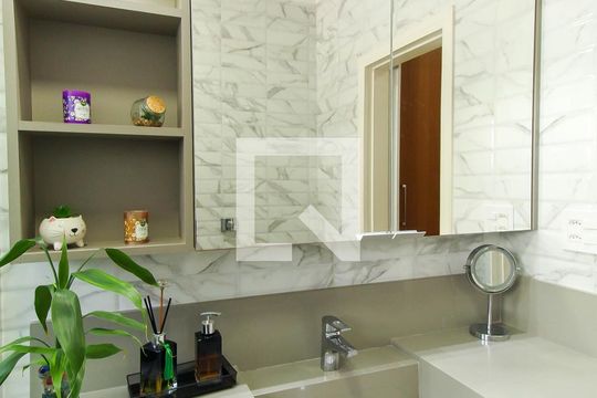Banheiro da Suíte 1 de casa de condomínio à venda com 3 quartos, 140m² em Água Rasa, São Paulo