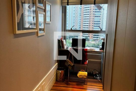 Escritório de apartamento à venda com 2 quartos, 145m² em Panamby, São Paulo