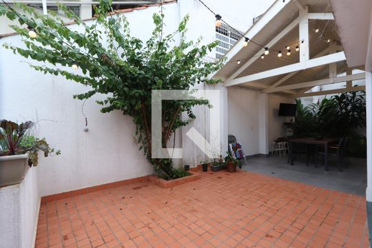 Quintal de casa à venda com 2 quartos, 139m² em Vila Mariana, São Paulo
