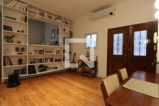 Casa à venda com 2 quartos, 139m² em Vila Mariana, São Paulo