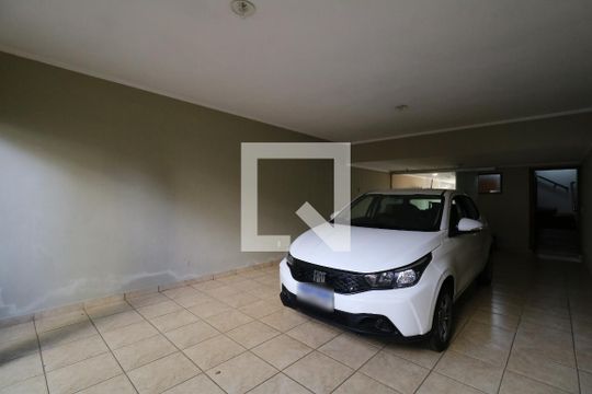 Garagem de casa à venda com 3 quartos, 250m² em Jardim Bela Vista, Santo André