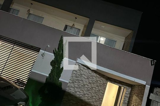 Área Externa de casa à venda com 4 quartos, 200m² em Tropical, Contagem