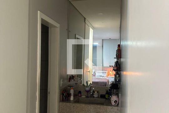 Corredor de casa à venda com 4 quartos, 200m² em Tropical, Contagem