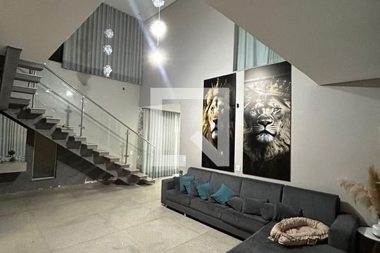 Casa à venda com 4 quartos, 200m² em Tropical, Contagem