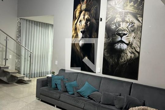 Sala de casa à venda com 4 quartos, 200m² em Tropical, Contagem