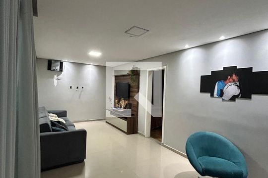 Sala 2 de casa à venda com 4 quartos, 200m² em Tropical, Contagem