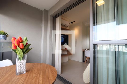Varanda de kitnet/studio para alugar com 1 quarto, 30m² em Vila Mariana, São Paulo