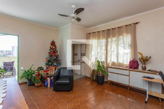Casa à venda com 3 quartos, 150m² em Centro, Diadema