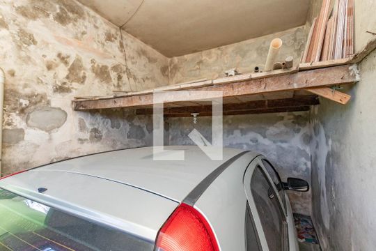 Garagem de casa à venda com 3 quartos, 150m² em Centro, Diadema