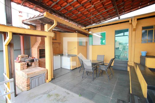 Varanda coberta de casa à venda com 2 quartos, 250m² em Sagrada Família, Belo Horizonte
