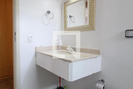 Banheiro da Suíte de apartamento para alugar com 1 quarto, 45m² em Vila Olímpia, São Paulo