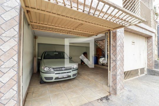 Garagem de casa à venda com 5 quartos, 105m² em Vila Prado, São Paulo