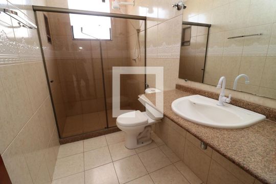 Banheiro da Suíte 2 de casa de condomínio à venda com 3 quartos, 300m² em Jardim Guanabara, Rio de Janeiro