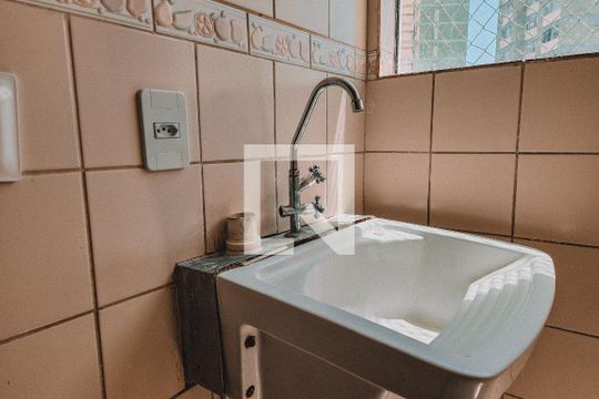 Área de Serviço de apartamento para alugar com 4 quartos, 126m² em Pituba, Salvador
