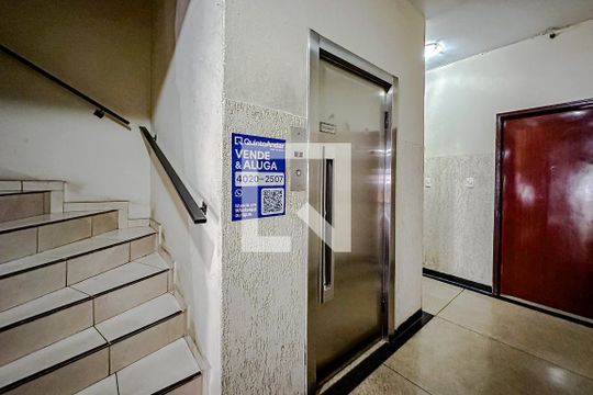 Plaquinha de apartamento para alugar com 2 quartos, 60m² em Aclimação, São Paulo