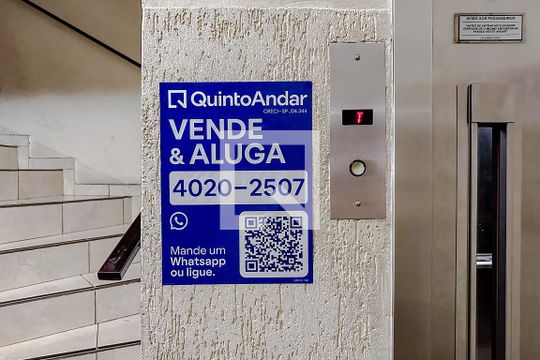 Plaquinha de apartamento para alugar com 2 quartos, 60m² em Aclimação, São Paulo