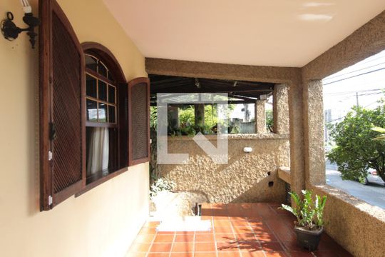 Varanda de casa à venda com 4 quartos, 435m² em Indaiá, Belo Horizonte
