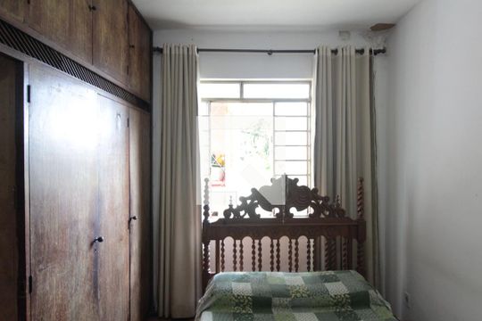 Suite de casa à venda com 4 quartos, 435m² em Indaiá, Belo Horizonte