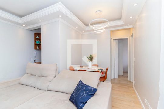 Sala de apartamento à venda com 2 quartos, 47m² em Vila Carmosina, São Paulo