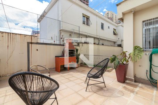 Quintal dos Fundos de casa à venda com 5 quartos, 400m² em Santana, São Paulo
