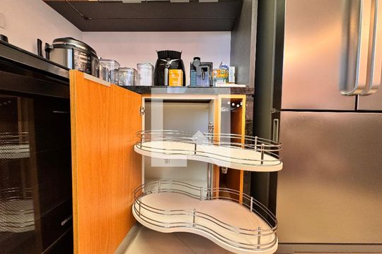 Cozinha de apartamento à venda com 2 quartos, 110m² em Vila Curuçá, Santo André