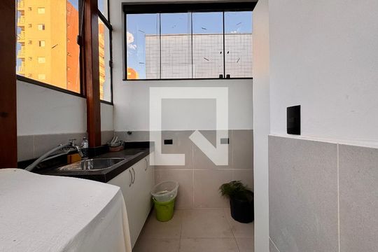 Lavanderia de apartamento à venda com 2 quartos, 110m² em Vila Curuçá, Santo André
