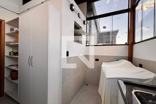 Lavanderia de apartamento à venda com 2 quartos, 110m² em Vila Curuçá, Santo André
