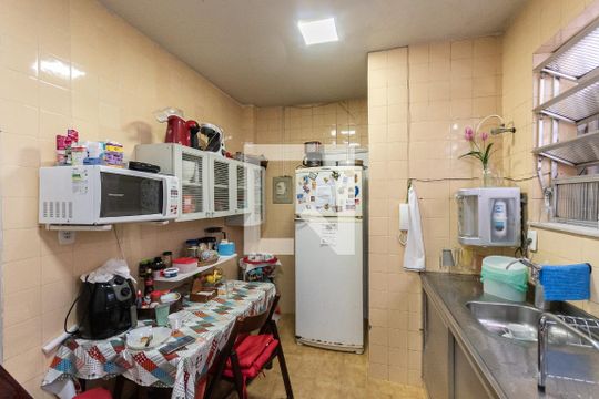 Cozinha de apartamento à venda com 2 quartos, 60m² em Grajaú, Rio de Janeiro