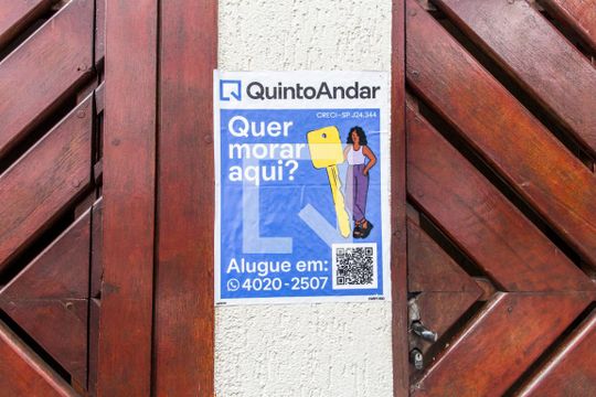 Placa de casa para alugar com 4 quartos, 330m² em Vila Boa Vista, Barueri