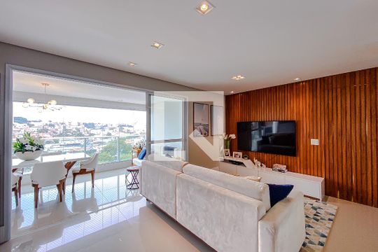 Apartamento à venda com 3 quartos, 107m² em Vila Lucia Elvira, São Paulo