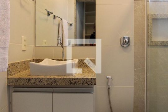 Banheiro Quarto 1 suíte -Casa 2 de casa de condomínio à venda com 6 quartos, 506m² em Anil, Rio de Janeiro
