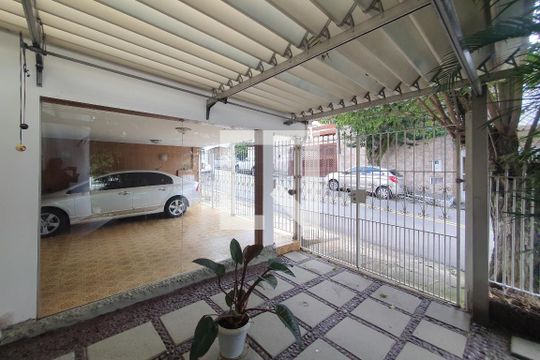 Garagem de casa à venda com 3 quartos, 267m² em Jardim Maria Adelaide, São Bernardo do Campo