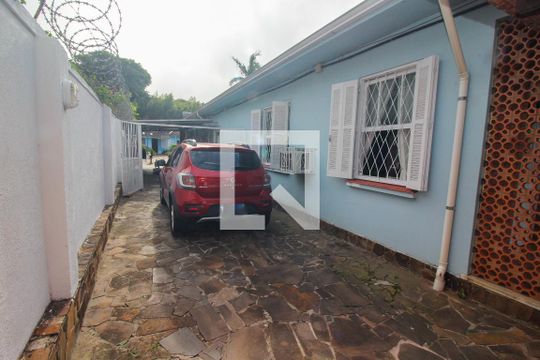 Garagem de casa à venda com 3 quartos, 580m² em Nonoai, Porto Alegre