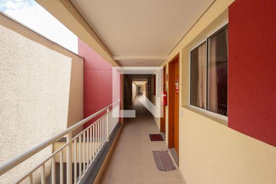 corredor exter de apartamento à venda com 2 quartos, 32m² em Jardim Vila Formosa, São Paulo