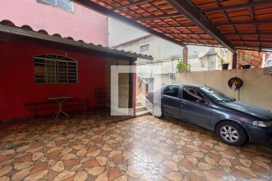 Garagem 1 de casa à venda com 5 quartos, 200m² em Nossa Senhora do Carmo, Contagem