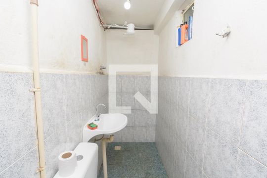 Casa 2 - Banheiro de casa à venda com 5 quartos, 200m² em Nossa Senhora do Carmo, Contagem